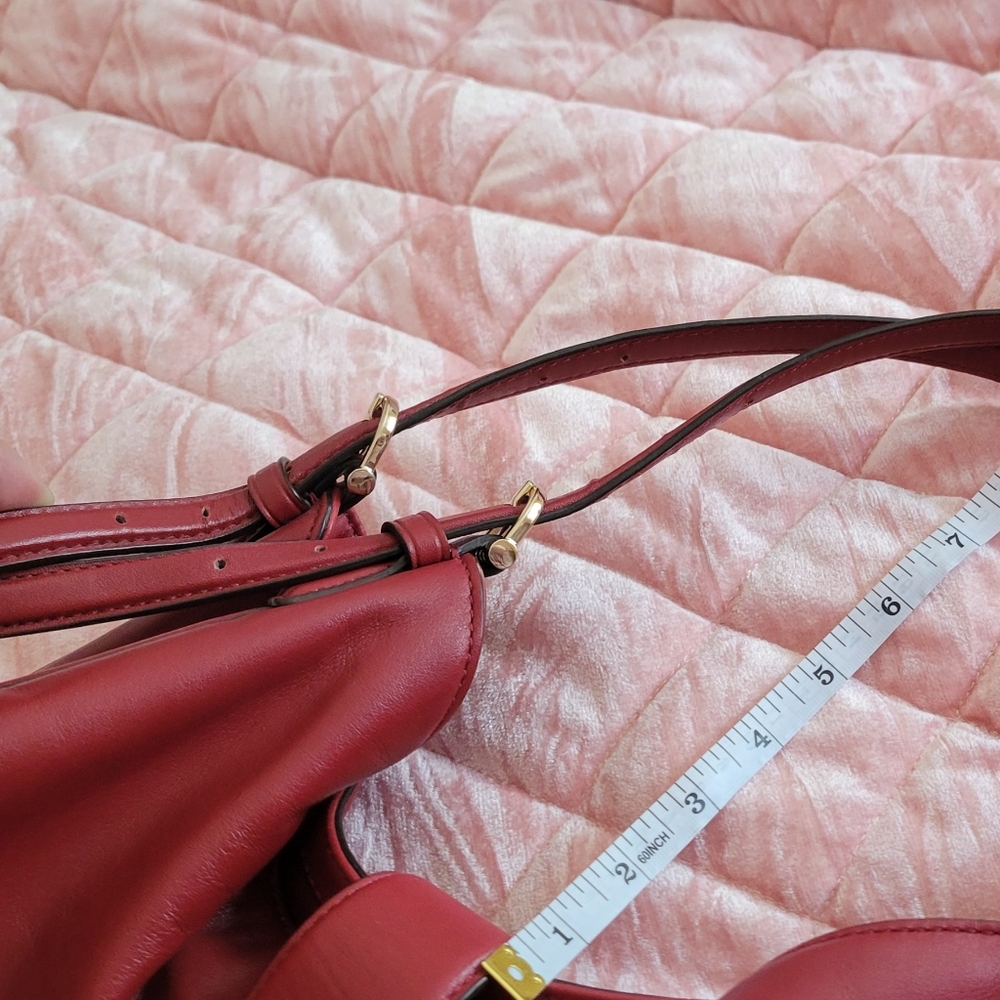 Coach Vibrant Red Leather Hobo Bag with Glossy Finish and Gold Hardwear - Picture 14 of 14